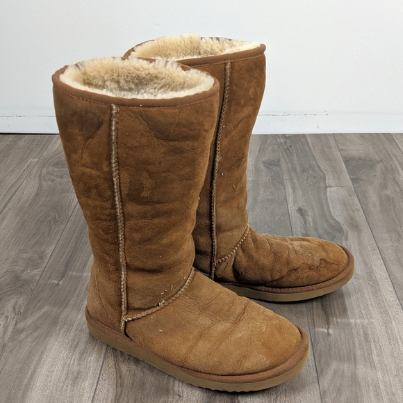 UGG Classic Tall Chestnut Size 8
